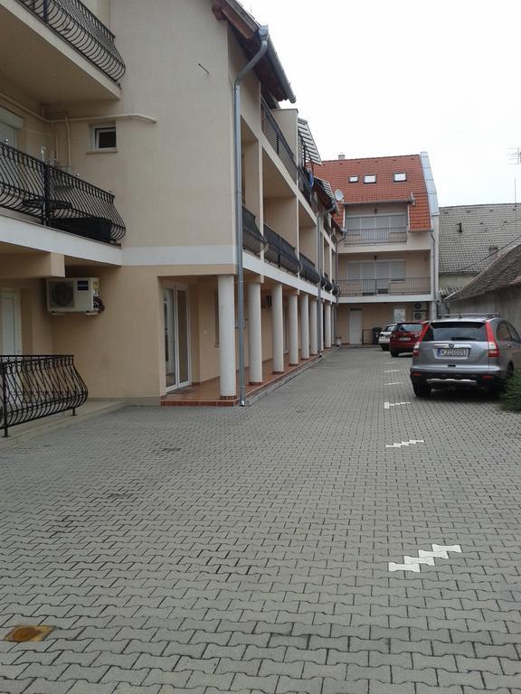 Kotany Apartman Harkány Exteriör bild